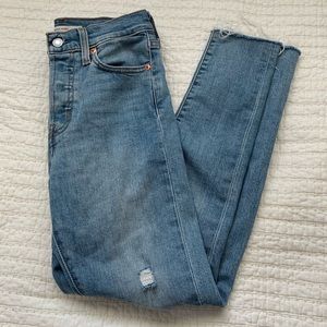 Levi Skinny jeans size 25